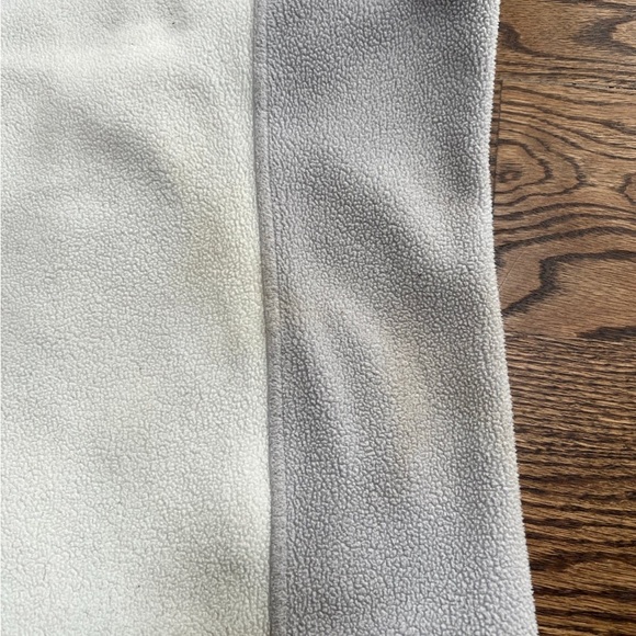 Medium women’s north face jacket - Picture 4 of 5